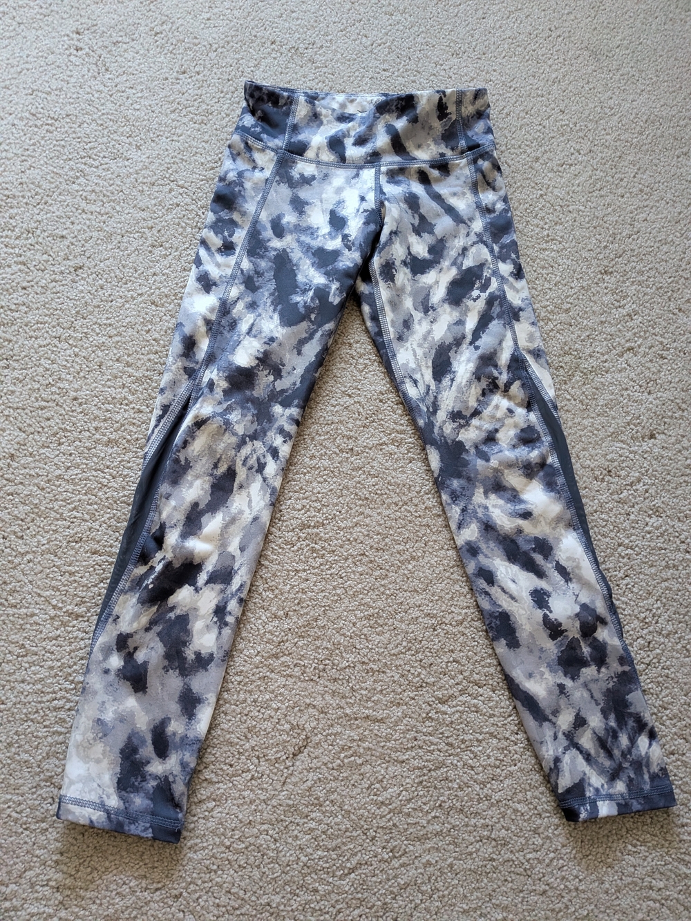 Old Navy Active Go-Dry  Gray & White Printed Girls' Leggings